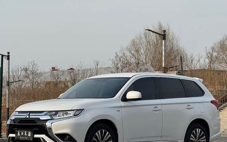 Mitsubishi Outlander III рестайлинг 3, 2022 год, 1 830 333 рублей, 1 фотография