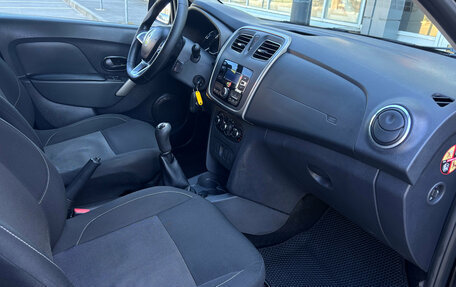 Renault Logan II, 2019 год, 1 199 000 рублей, 12 фотография