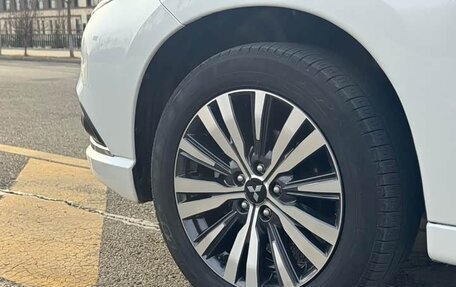 Mitsubishi Outlander III рестайлинг 3, 2022 год, 1 830 333 рублей, 14 фотография
