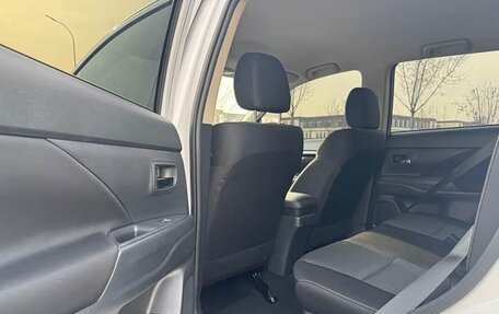 Mitsubishi Outlander III рестайлинг 3, 2022 год, 1 830 333 рублей, 12 фотография