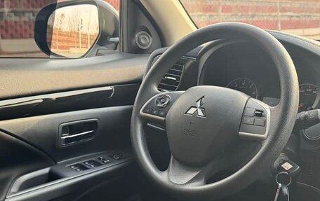 Mitsubishi Outlander III рестайлинг 3, 2022 год, 1 830 333 рублей, 10 фотография