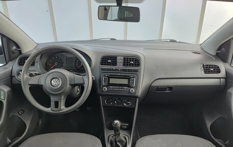 Volkswagen Polo VI (EU Market), 2012 год, 550 000 рублей, 18 фотография