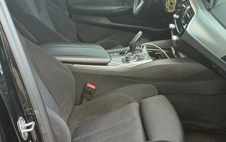BMW 5 серия, 2019 год, 2 450 000 рублей, 10 фотография