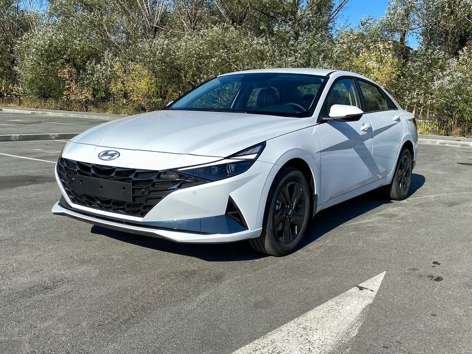 Hyundai Elantra VI рестайлинг, 2022 год, 800 000 рублей, 6 фотография
