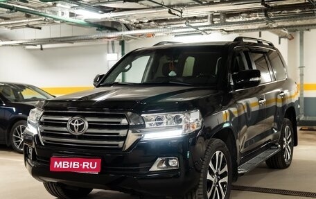 Toyota Land Cruiser 200, 2020 год, 10 000 000 рублей, 1 фотография