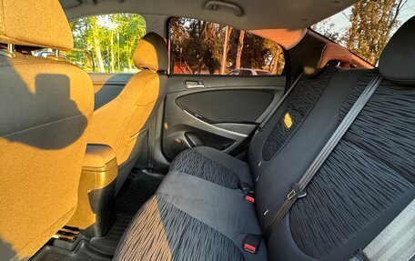 Hyundai Solaris II рестайлинг, 2015 год, 1 000 000 рублей, 5 фотография