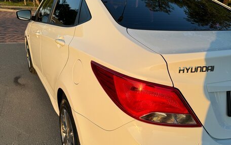 Hyundai Solaris II рестайлинг, 2015 год, 1 000 000 рублей, 3 фотография