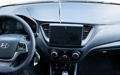 Hyundai Solaris II рестайлинг, 2018 год, 1 399 000 рублей, 5 фотография