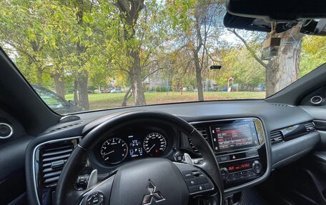 Mitsubishi Outlander III рестайлинг 3, 2019 год, 2 250 000 рублей, 8 фотография