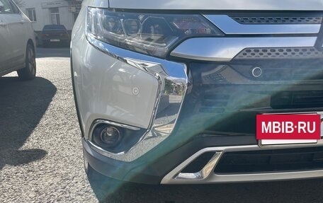 Mitsubishi Outlander III рестайлинг 3, 2019 год, 2 250 000 рублей, 4 фотография