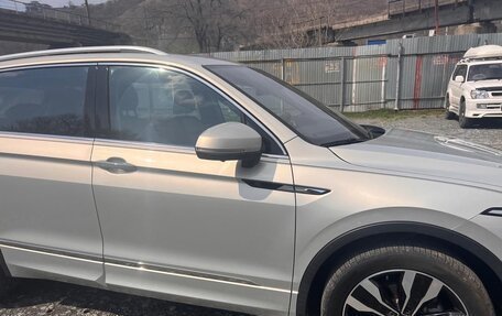 Volkswagen Tiguan II, 2021 год, 4 450 000 рублей, 4 фотография
