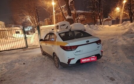 KIA Rio IV, 2018 год, 800 000 рублей, 4 фотография