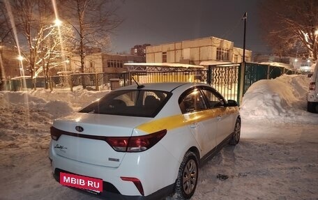 KIA Rio IV, 2018 год, 800 000 рублей, 3 фотография