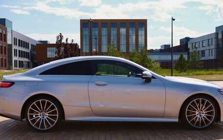 Mercedes-Benz E-Класс, 2017 год, 4 700 000 рублей, 24 фотография