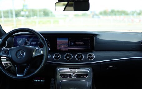 Mercedes-Benz E-Класс, 2017 год, 4 700 000 рублей, 30 фотография