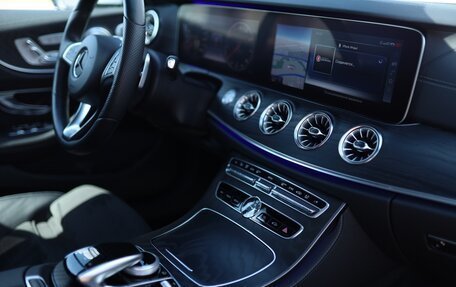 Mercedes-Benz E-Класс, 2017 год, 4 700 000 рублей, 33 фотография