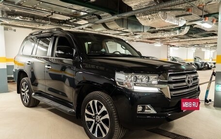 Toyota Land Cruiser 200, 2020 год, 10 000 000 рублей, 3 фотография
