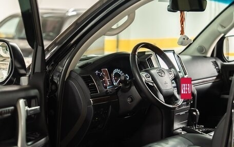 Toyota Land Cruiser 200, 2020 год, 10 000 000 рублей, 10 фотография