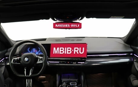 BMW 5 серия, 2023 год, 6 990 000 рублей, 10 фотография