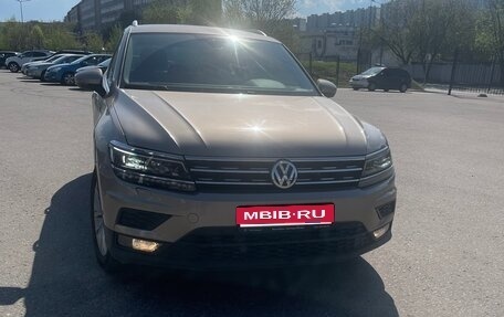 Volkswagen Tiguan II, 2020 год, 2 390 000 рублей, 1 фотография