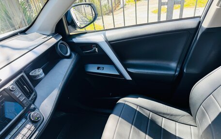 Toyota RAV4, 2018 год, 2 550 000 рублей, 5 фотография
