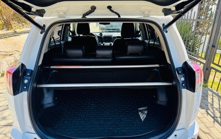 Toyota RAV4, 2018 год, 2 550 000 рублей, 11 фотография