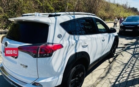Toyota RAV4, 2018 год, 2 550 000 рублей, 3 фотография