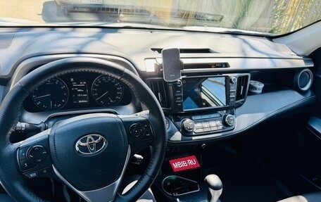 Toyota RAV4, 2018 год, 2 550 000 рублей, 6 фотография