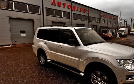 Mitsubishi Pajero IV, 2015 год, 2 450 000 рублей, 3 фотография