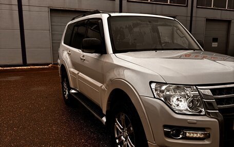 Mitsubishi Pajero IV, 2015 год, 2 450 000 рублей, 2 фотография