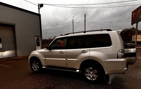 Mitsubishi Pajero IV, 2015 год, 2 450 000 рублей, 6 фотография