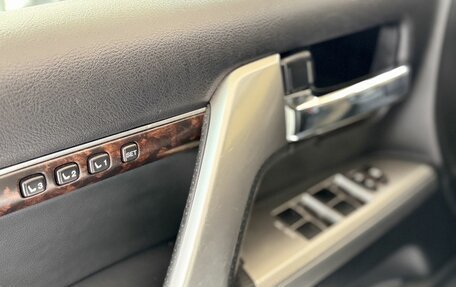 Toyota Land Cruiser 200, 2015 год, 4 700 000 рублей, 10 фотография