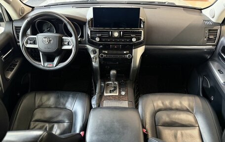 Toyota Land Cruiser 200, 2015 год, 4 700 000 рублей, 29 фотография