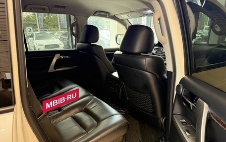 Toyota Land Cruiser 200, 2015 год, 4 700 000 рублей, 30 фотография