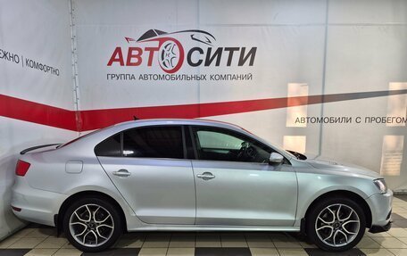 Volkswagen Jetta VI, 2011 год, 770 000 рублей, 8 фотография