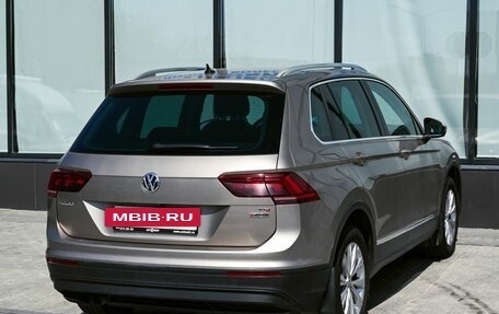 Volkswagen Tiguan II, 2017 год, 2 430 000 рублей, 5 фотография