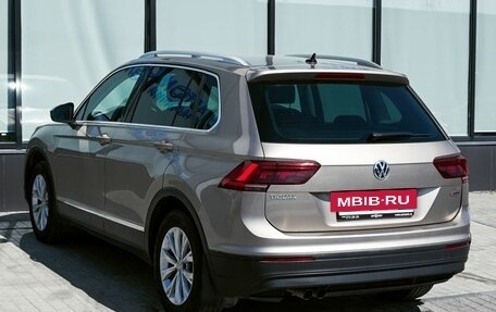 Volkswagen Tiguan II, 2017 год, 2 430 000 рублей, 3 фотография