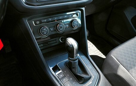 Volkswagen Tiguan II, 2017 год, 2 430 000 рублей, 9 фотография
