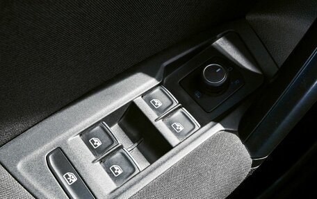 Volkswagen Tiguan II, 2017 год, 2 430 000 рублей, 12 фотография
