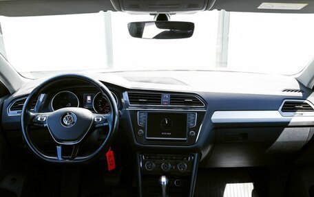 Volkswagen Tiguan II, 2017 год, 2 430 000 рублей, 18 фотография