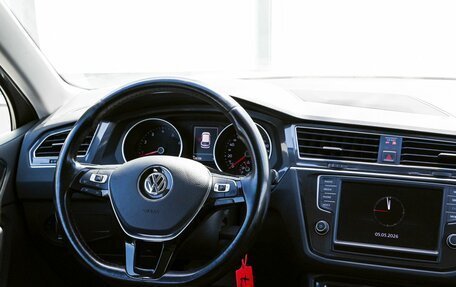 Volkswagen Tiguan II, 2017 год, 2 430 000 рублей, 19 фотография