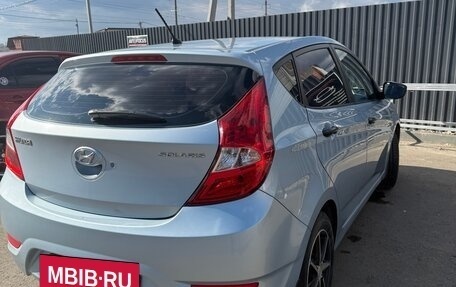 Hyundai Solaris II рестайлинг, 2011 год, 590 000 рублей, 3 фотография