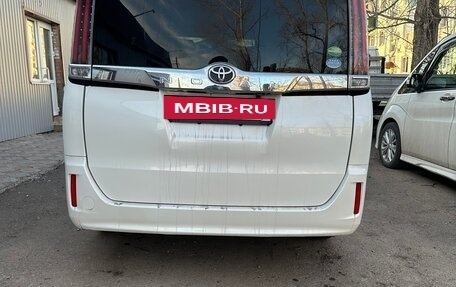 Toyota Noah III, 2020 год, 2 295 000 рублей, 6 фотография