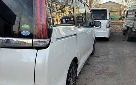 Toyota Noah III, 2020 год, 2 295 000 рублей, 7 фотография