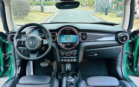 MINI Clubman, 2022 год, 2 410 000 рублей, 9 фотография