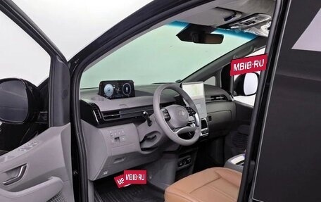 Hyundai Staria, 2026 год, 6 990 000 рублей, 5 фотография