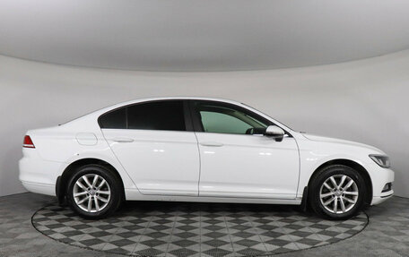 Volkswagen Passat B8 рестайлинг, 2016 год, 1 679 000 рублей, 4 фотография