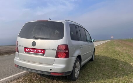 Volkswagen Touran III, 2007 год, 810 000 рублей, 4 фотография