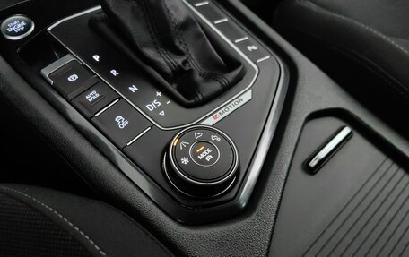 Volkswagen Tiguan II, 2017 год, 2 475 000 рублей, 17 фотография