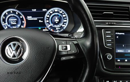 Volkswagen Tiguan II, 2017 год, 2 475 000 рублей, 19 фотография